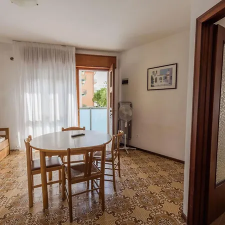 Bright Flat Close To Promenade Daire *