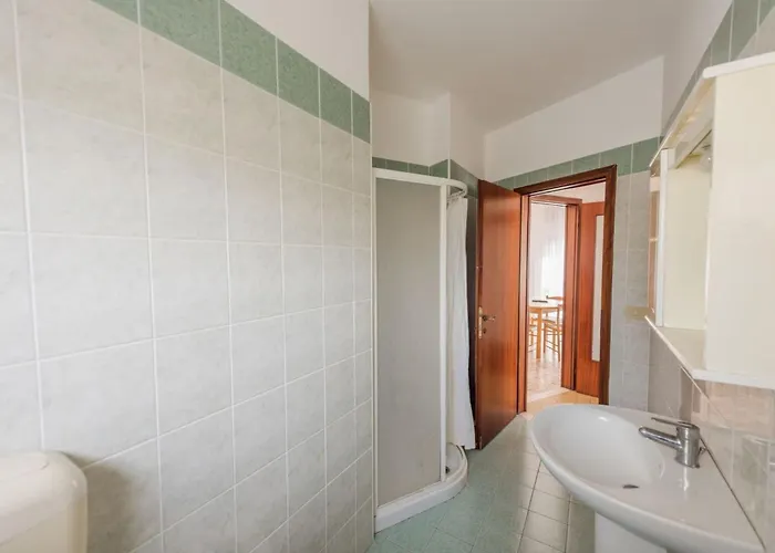 Daire Bright Flat Close To Promenade *